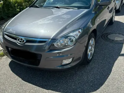 Gebraucht Hyundai i30 109 PS (80 kW) 2010 Limousine