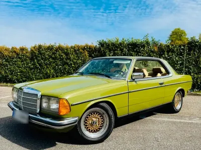 Brugt Mercedes 230 136 HK (100 kW) 1981 Grøn Coupe