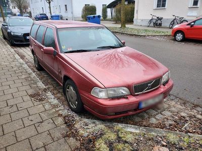 Second-hand Volvo V70 140 CP (102 kW) 1999 Roșu Break