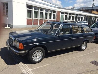Gebraucht Mercedes 300 125 PS (91 kW) 1981 Blau Kombi