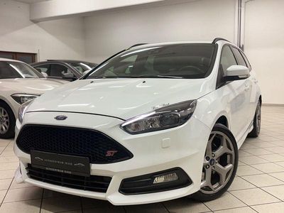 Gebraucht Ford Focus ST 250 PS (183 kW) 2016 Weiß Kombi