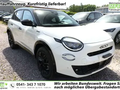 Neu Fiat 600 Sport 145 PS (106 kW) 2026 Gelato weiß / dach schw... SUV