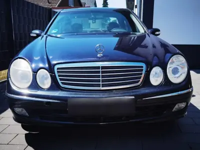 Gebraucht Mercedes E220 150 PS (110 kW) 2003 Blau Limousine