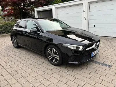 Gebraucht Mercedes A180 136 PS (100 kW) 2019 Schwarz Limousine