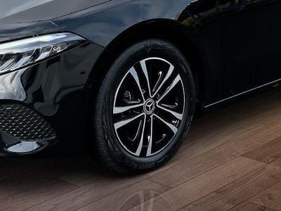 Gebraucht Mercedes A200 Progressive 163 PS (119 kW) 2024 Schwarz Limousine