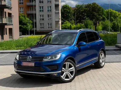 Gebraucht VW Touareg R-line 262 PS (192 kW) 2016 Blau SUV
