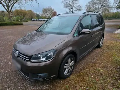 Gebraucht VW Touran 105 PS (77 kW) 2011 Braun Van / Kleinbus