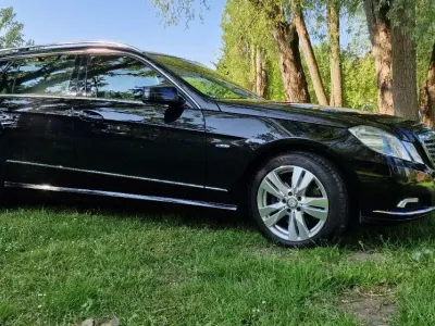Gebraucht Mercedes E350 Elegance 292 PS (214 kW) 2011 Schwarz Kombi
