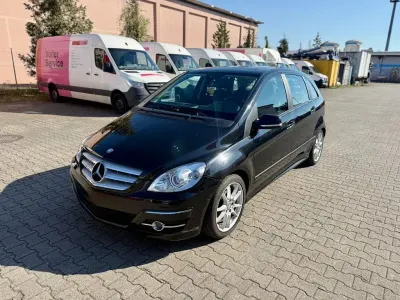 Gebraucht Mercedes B200 140 PS (102 kW) 2009 Schwarz Van / Kleinbus