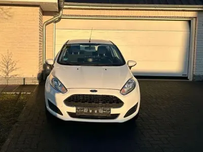Gebraucht Ford Fiesta 60 PS (44 kW) 2017 Weiß Kleinwagen