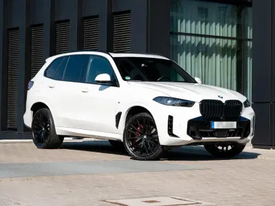 Gebraucht BMW X5 M Sport 298 PS (219 kW) 2023 Weiß SUV