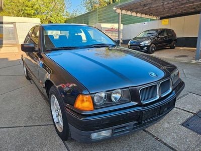 Second-hand BMW 316 102 CP (75 kW) 1996 Negru Berlinǎ