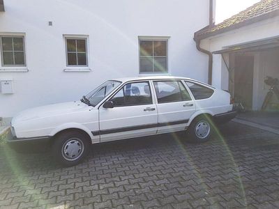 Weiß Gebraucht 1988 VW Passat Limousine | 6.400 €