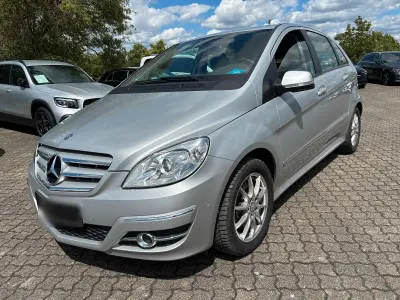 Gebraucht Mercedes B200 136 PS (100 kW) 2010 Polarsilber  metalliclack Van / Kleinbus