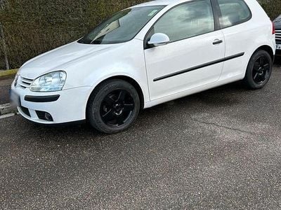 Gebraucht VW Golf V 105 PS (77 kW) 2005 Weiß Kleinwagen