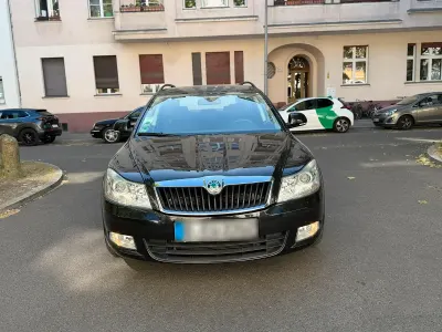 Gebraucht Skoda Octavia 122 PS (89 kW) 2010 Schwarz Kombi