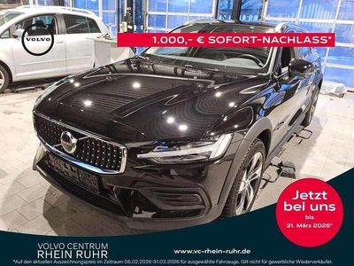 Schwarz onyx black / metallic Gebraucht 2023 Volvo V60 CC Plus Kombi | 36.750 € (Fairer Preis)