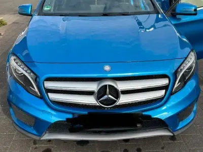 Gebraucht Mercedes GLA200 AMG line 156 PS (114 kW) 2015 Blau SUV