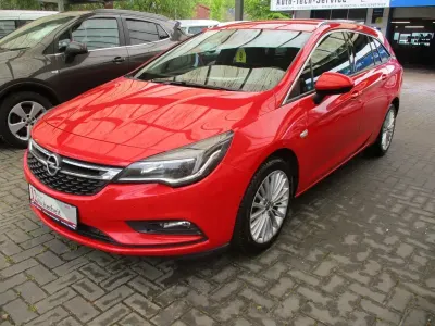 Gebraucht Opel Astra Innovation 136 PS (100 kW) 2016 Rot Kombi