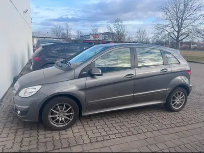 Gebraucht Mercedes B170 115 PS (84 kW) 2009 Grau Van / Kleinbus