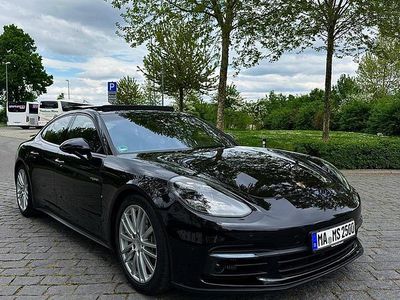 Porsche Panamera 4