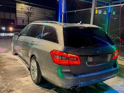 Grau Gebraucht 2011 Mercedes E350 Kombi | 8.399 € (Fairer Preis)