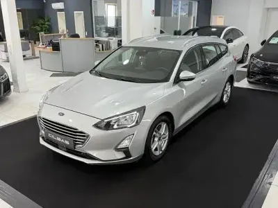 Używany Ford Focus Cool & Connect 120 KM (88 kW) 2021 Srebrny Kombi