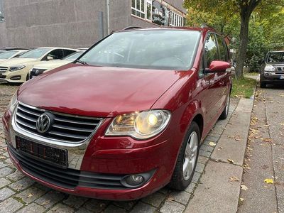 Rot Gebraucht 2009 VW Touran United Van / Kleinbus | 2.250 € (Fairer Preis)