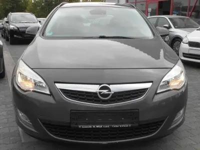 Gebraucht Opel Astra 120 PS (88 kW) 2012 Grau Kombi