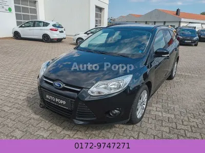 Gebraucht Ford Focus Trend 125 PS (91 kW) 2013 Schwarz Limousine