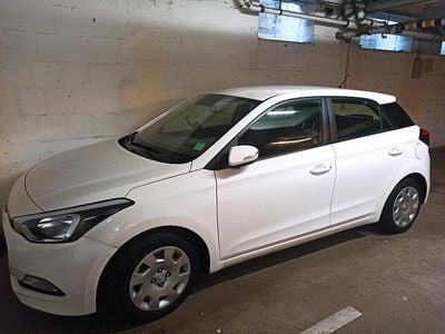 Gebraucht Hyundai i20 Classic 75 PS (55 kW) 2017 Weiß Limousine