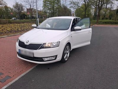 Usata Skoda Rapid 105 CV (77 kW) 2014 Bianco Utilitaria