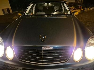 Gebraucht Mercedes E270 177 PS (130 kW) 2004 Silber Limousine