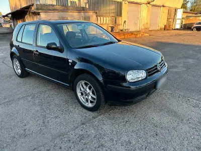 Usata VW Golf IV 75 CV (55 kW) 2001 Blu Utilitaria