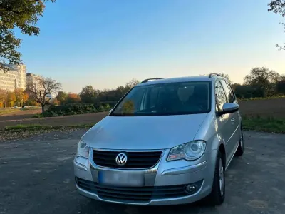 Gebraucht VW Touran 140 PS (102 kW) 2010 Silber Van / Kleinbus
