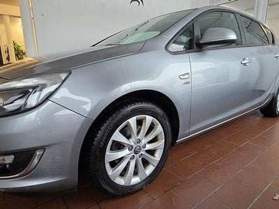 Gebraucht Opel Astra Active 131 PS (96 kW) 2013 Silber Limousine