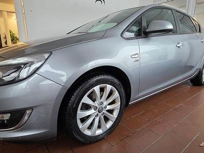 Silber Gebraucht 2013 Opel Astra Active Limousine | 3.499 € (Teuer)
