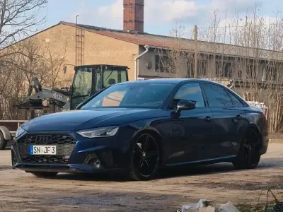 Używany Audi A4 Design 150 KM (110 kW) 2022 Niebieski Sedan/Limuzyna