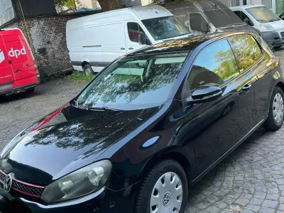 Gebraucht VW Golf VI 102 PS (75 kW) 2009 Schwarz Kleinwagen