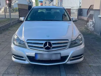 Gebraucht Mercedes C220 Avantgarde 170 PS (125 kW) 2011 Limousine
