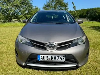 Gebraucht Toyota Auris 99 PS (72 kW) 2014 Braun Limousine
