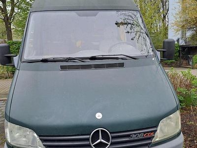 Second-hand Mercedes Sprinter 82 CP (60 kW) 2000 Verde Van
