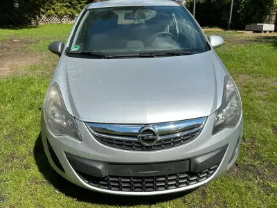 Gebraucht Opel Corsa 64 PS (47 kW) 2014 Silber Kleinwagen