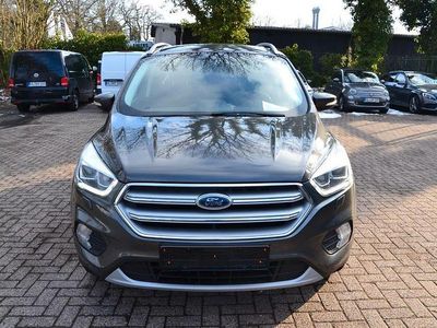 Gebraucht Ford Kuga Cool & Connect 179 PS (131 kW) 2017 Grau SUV