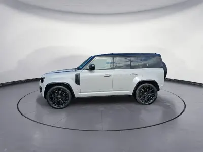 Neu Land Rover Defender 635 PS (467 kW) 2026 Grau SUV