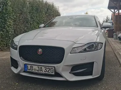Gebraucht Jaguar XF Prestige 300 PS (220 kW) 2017 Weiß Limousine