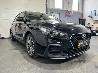 Gebraucht Hyundai i30 Trend 120 PS (88 kW) 2019 Silkybronze metallic Limousine
