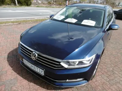 Gebraucht VW Passat Comfortline 190 PS (139 kW) 2019 Blau Kombi