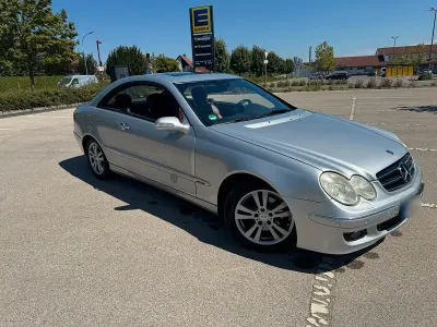 Gebraucht Mercedes CLK220 150 PS (110 kW) 2007 Silber Coupé