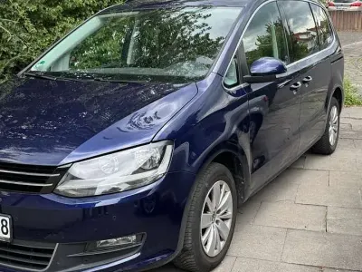 Gebraucht VW Sharan Comfortline 150 PS (110 kW) 2017 Blau Van / Kleinbus